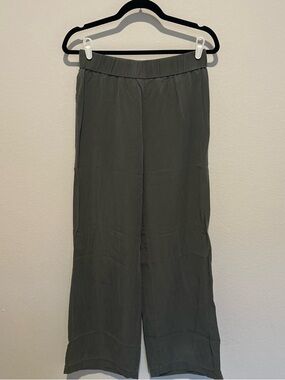 Peck & Peck Green Tencel Wide Leg Pants with Pink Logo Accent